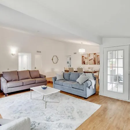 Remodeled 3 Bedroom With Central Location Carrollton